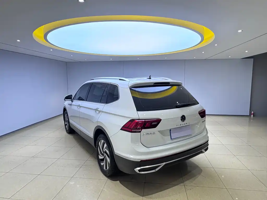 Volkswagen Tiguan L 2023