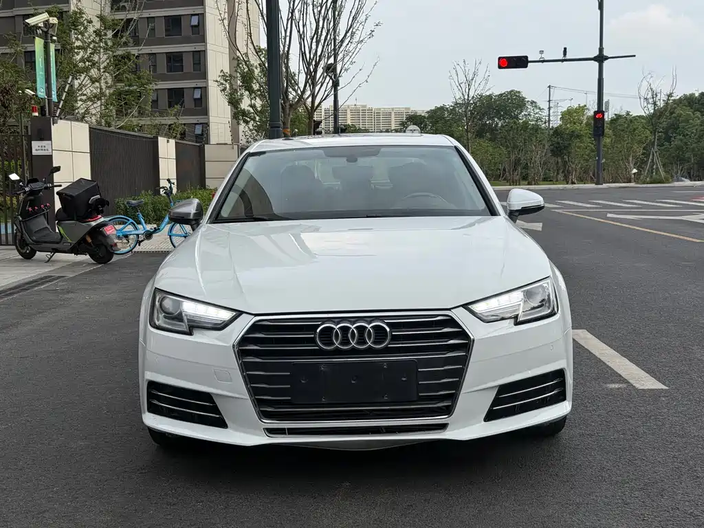 Audi A4L 2018