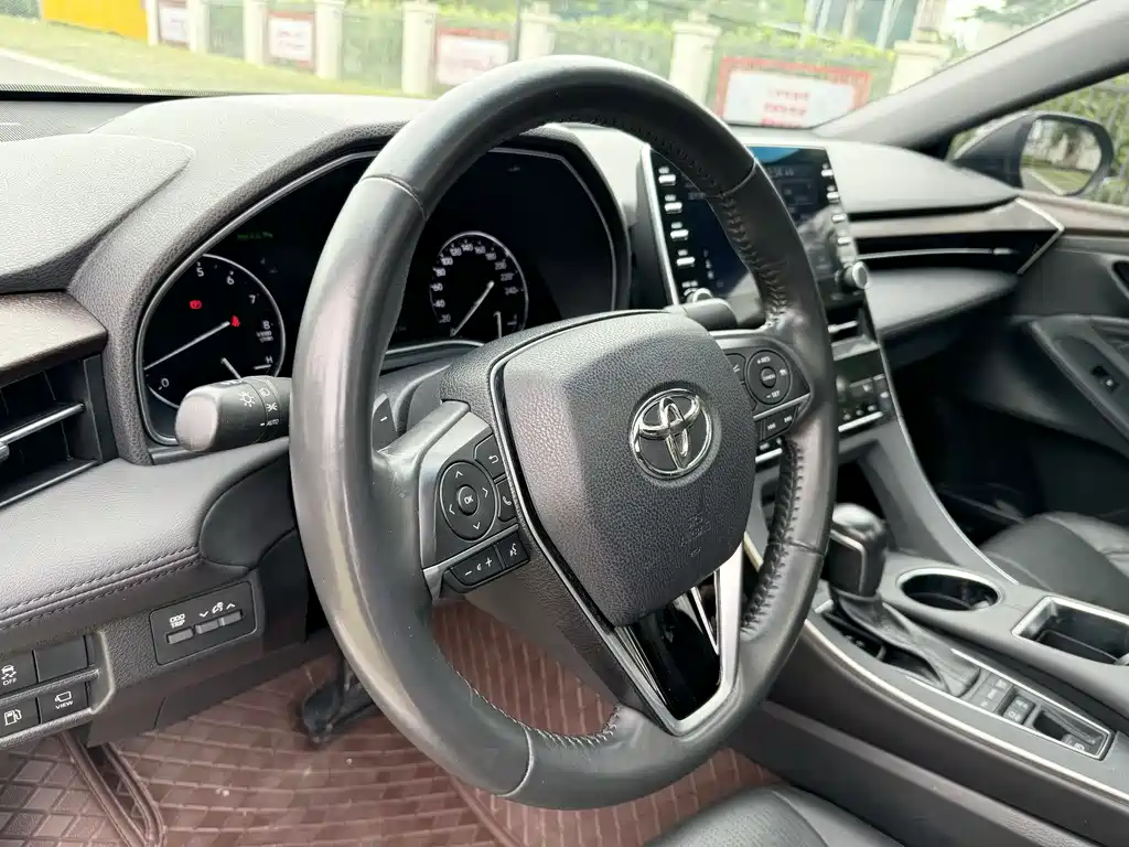 Toyota Avalon 2019 — фото 21