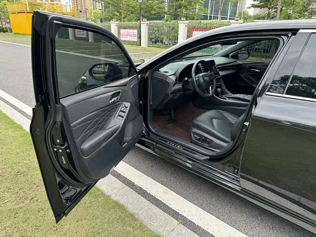 Toyota Avalon 2019 — фото 23
