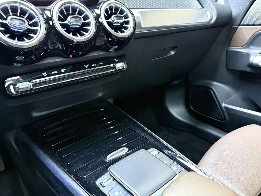 Mercedes-Benz GLB 2021 — фото 13