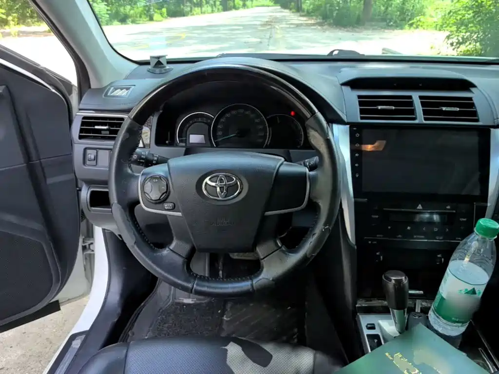 Toyota Camry 2016 — фото 11
