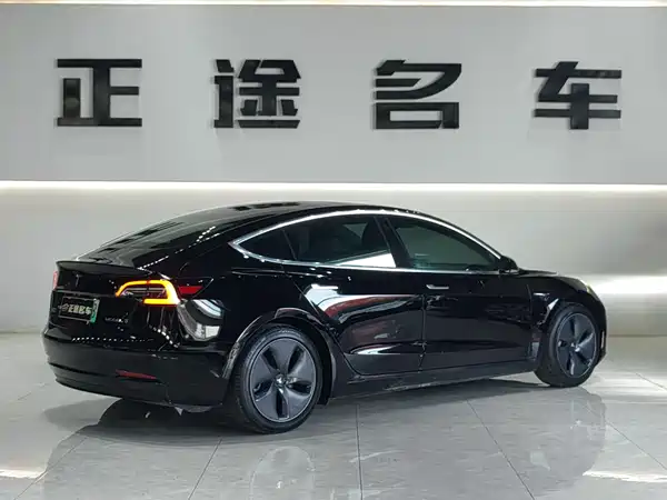 Tesla Model 3 2020