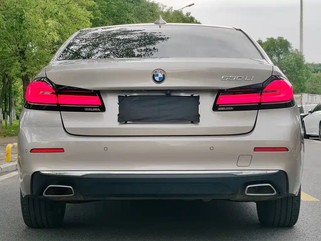 BMW 5 Series 2022 — фото 14