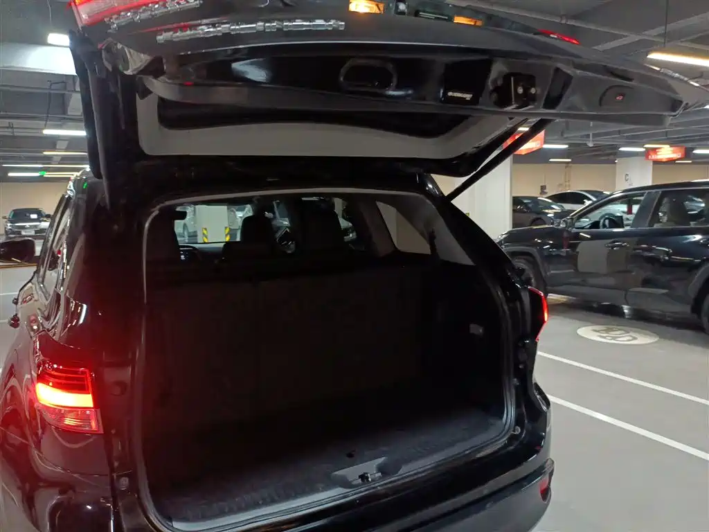 Toyota Highlander 2018 — фото 15