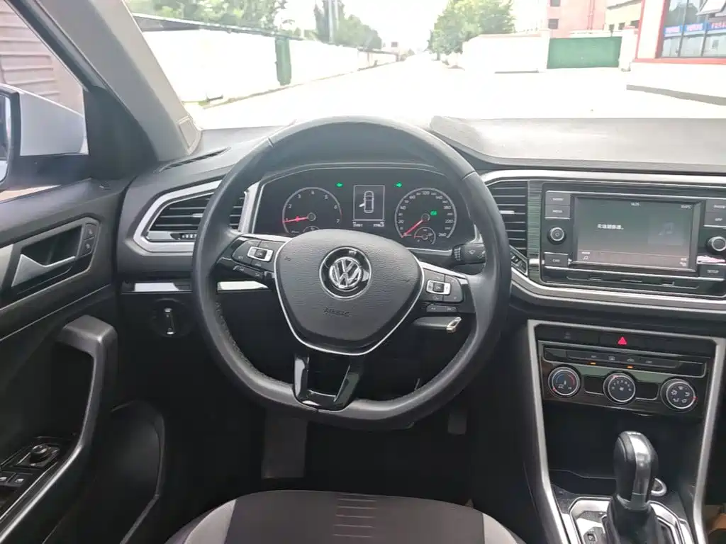 Volkswagen T-Roc 2020 — фото 11
