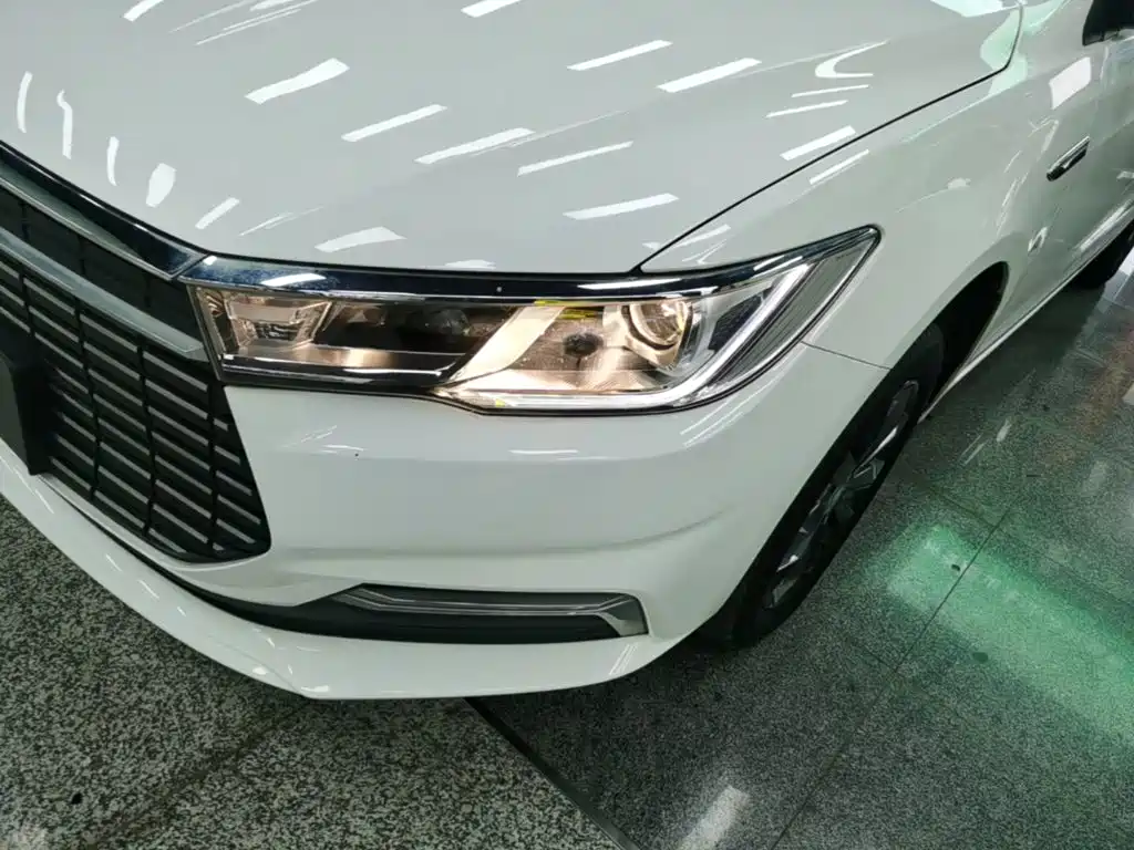 BYD Qin NEV 2022 — фото 19