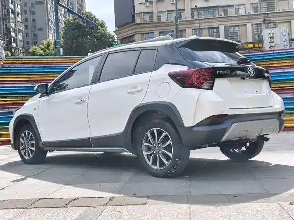 Toyota Yaris L 2022