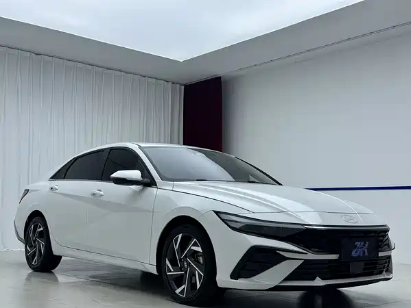 Hyundai Elantra 2023