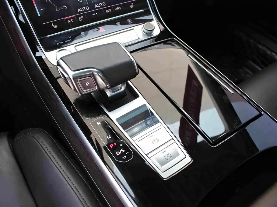 Audi A8 2020 — фото 10
