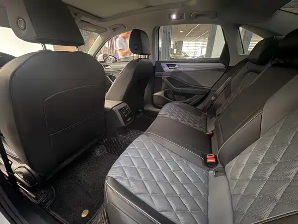 Volkswagen Sagitar 2022