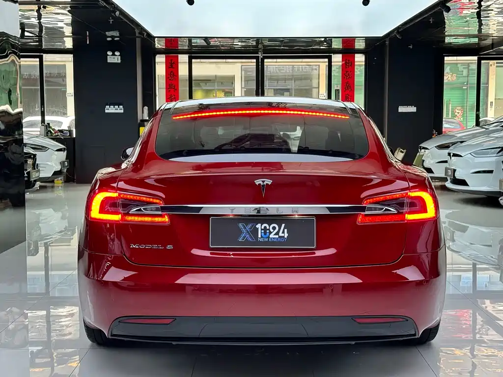 Tesla Model S 2016 — фото 5