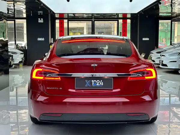 Tesla Model S 2016