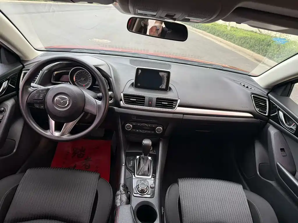 Mazda 3 Axela 2016