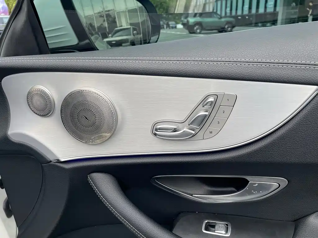 Mercedes-Benz E-Class 2021 — фото 15