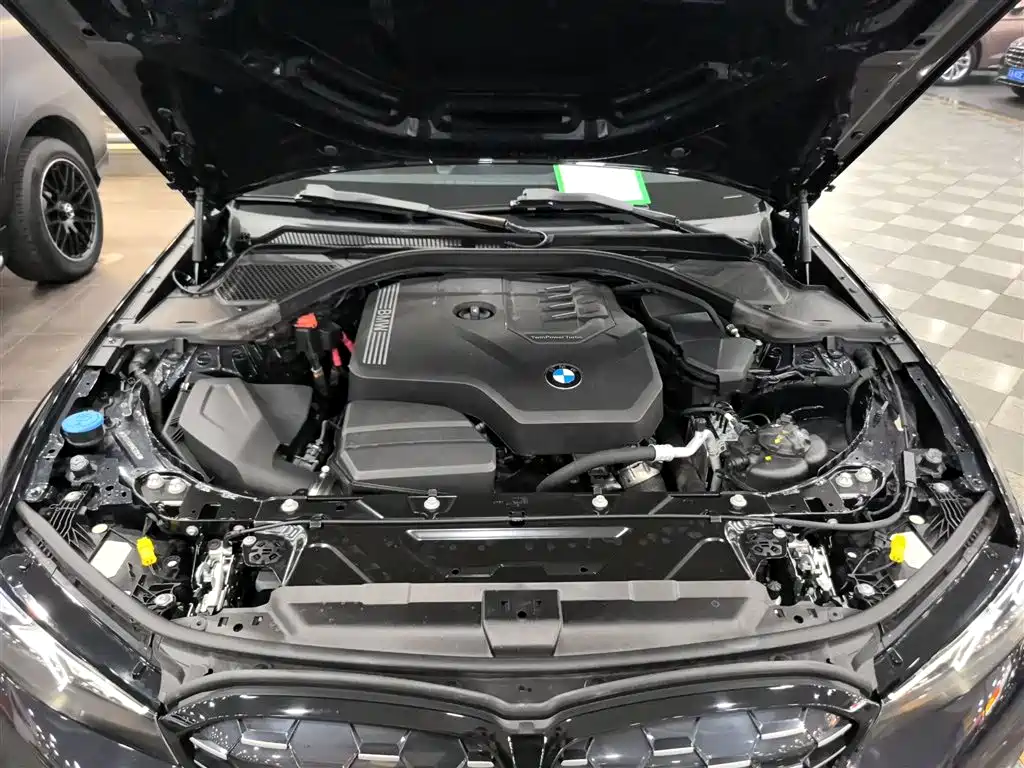 BMW 3 Series 2023 — фото 10