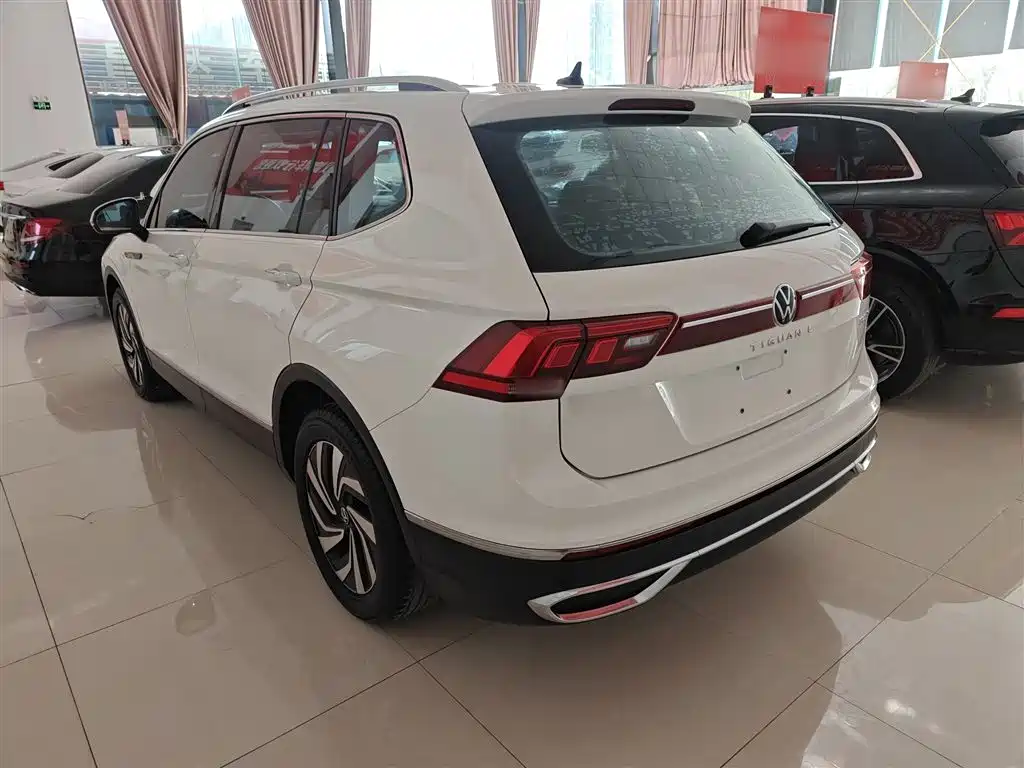 Volkswagen Tiguan L 2021 — фото 14