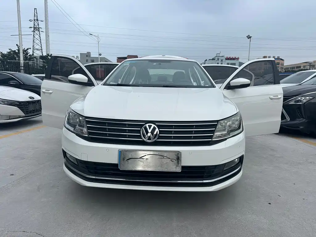 Volkswagen Lavida 2017 — фото 4
