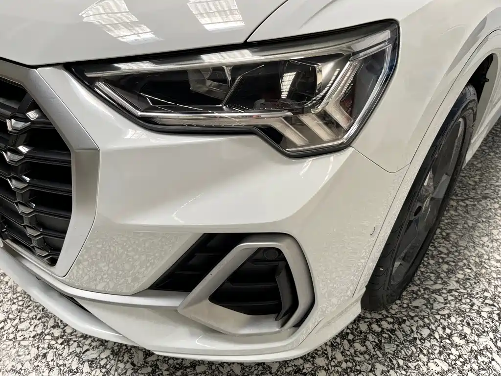 Audi Q3 2021