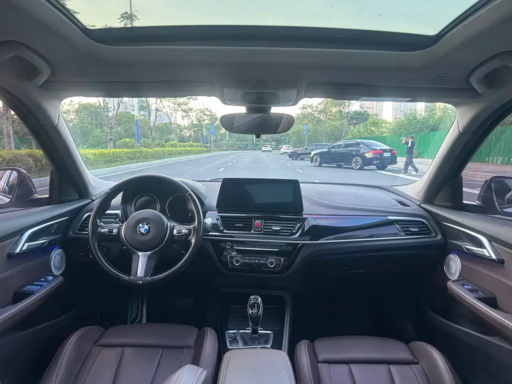 BMW 1 Series 2023 — фото 10