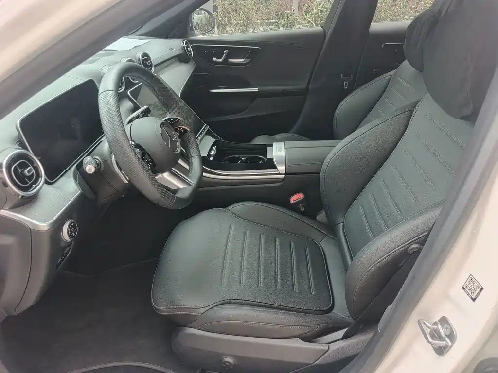 Mercedes-Benz C-Class 2024