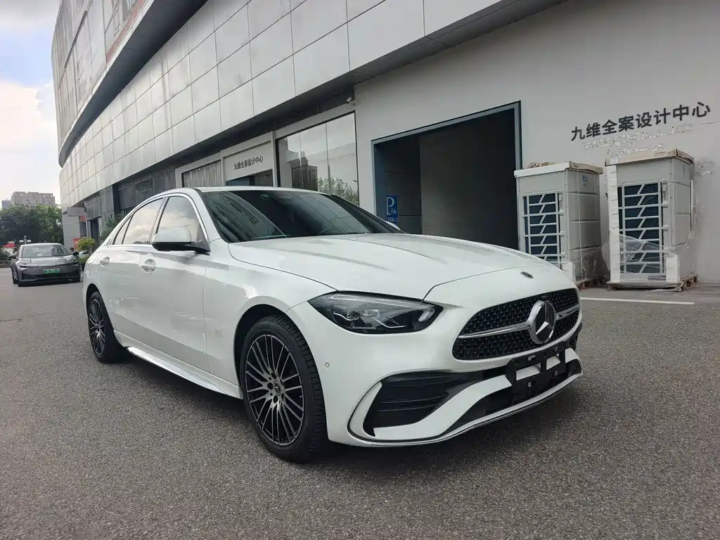 Mercedes-Benz C-Class 2024