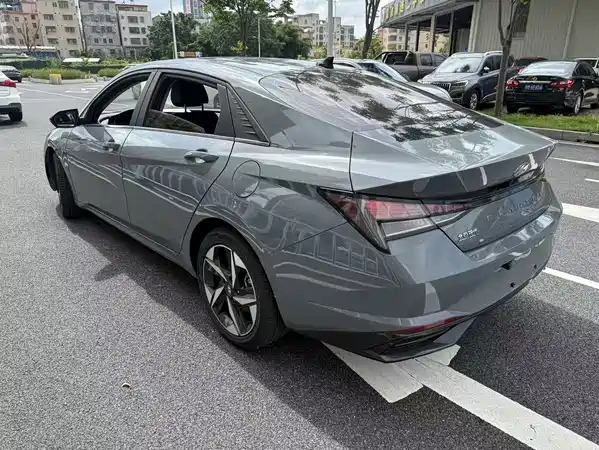 Hyundai Elantra 2021