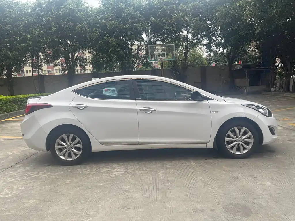 Hyundai Elantra Langdong 2017 — фото 8