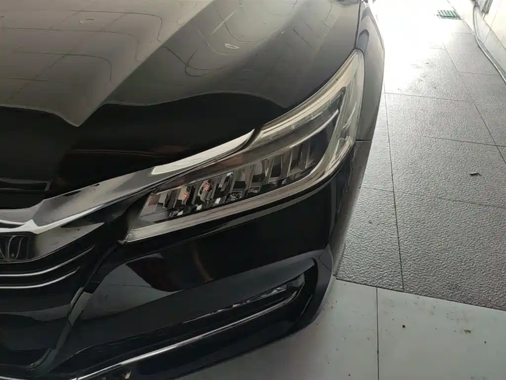 Honda Accord 2016 — фото 24