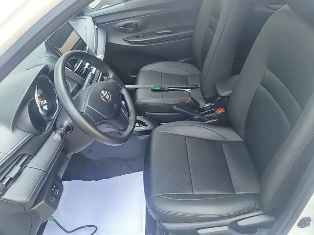 Toyota Yaris L 2021 — фото 15
