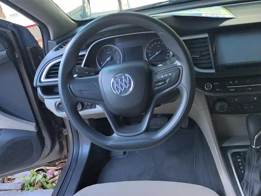 Buick Excelle 2015 — фото 15