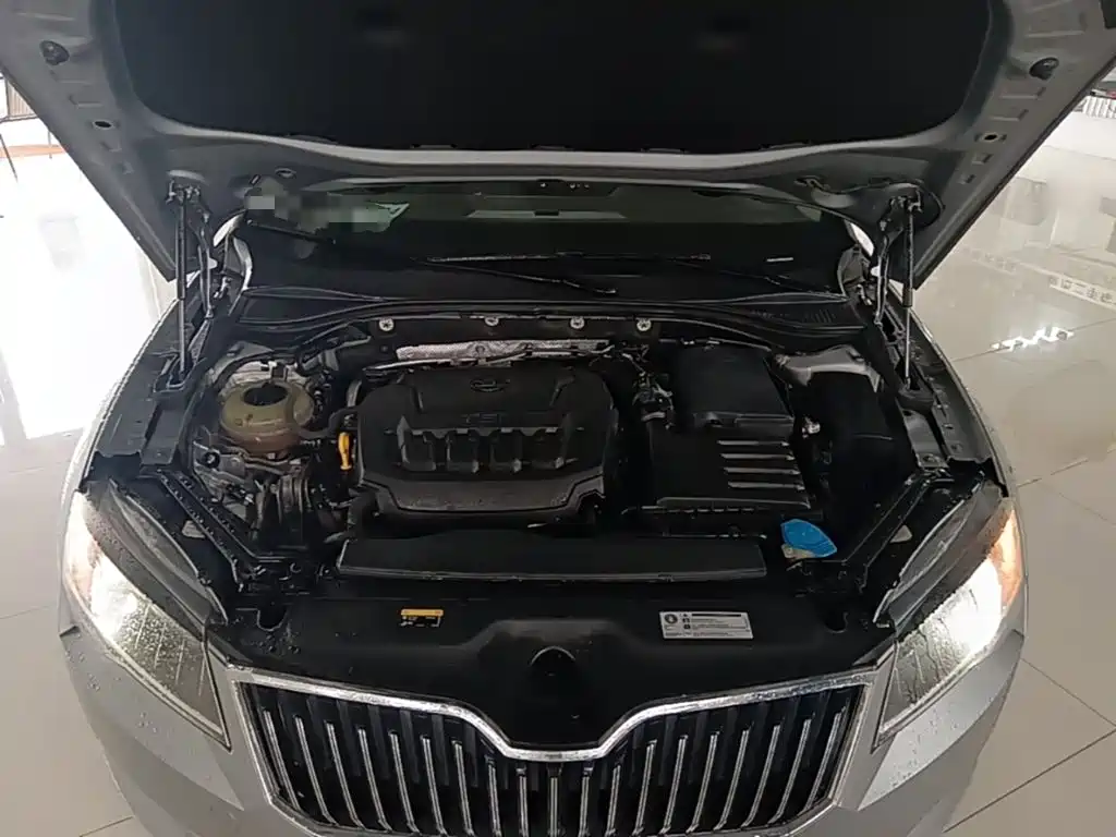 Skoda Superb 2019 — фото 20