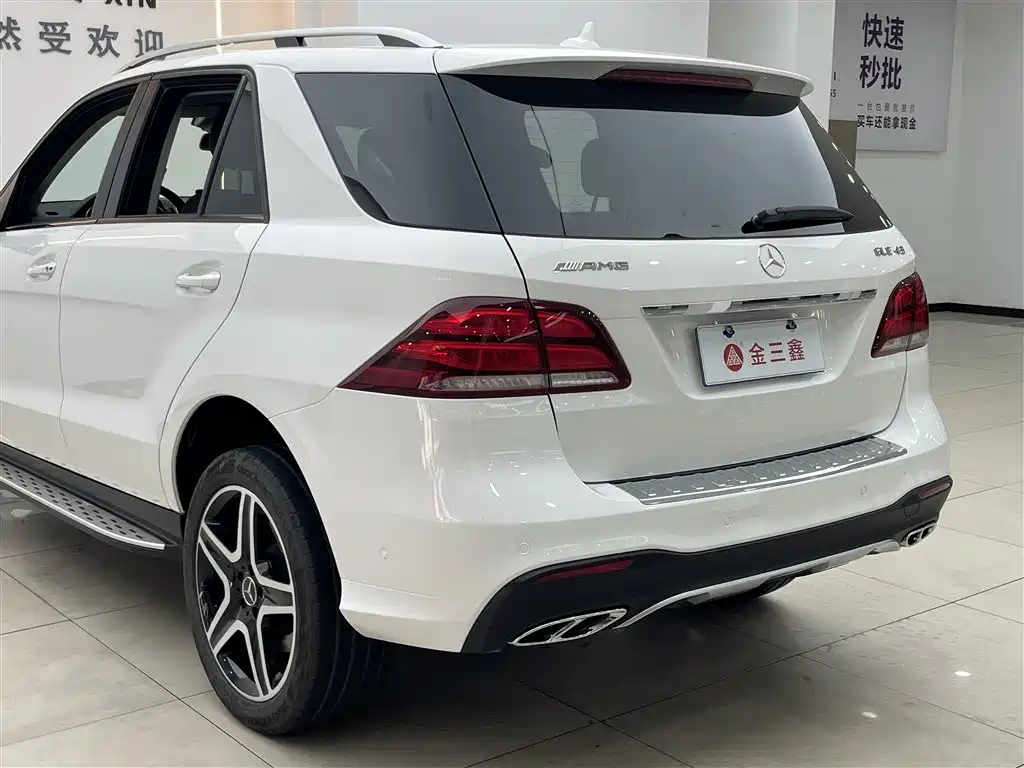Mercedes-Benz GLE AMG 2018 — фото 33