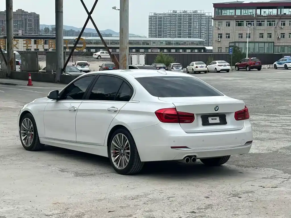 BMW 3 Series 2019 — фото 9