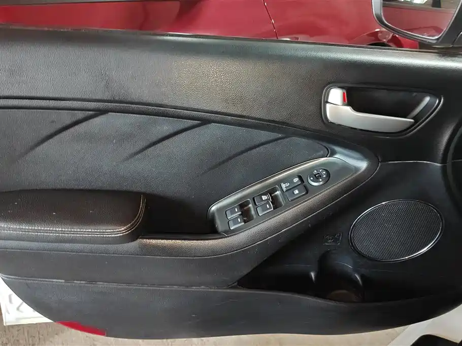 Kia K3 2015