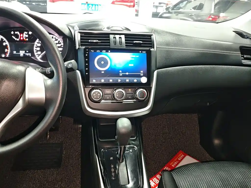 Nissan Tiida 2019 — фото 9