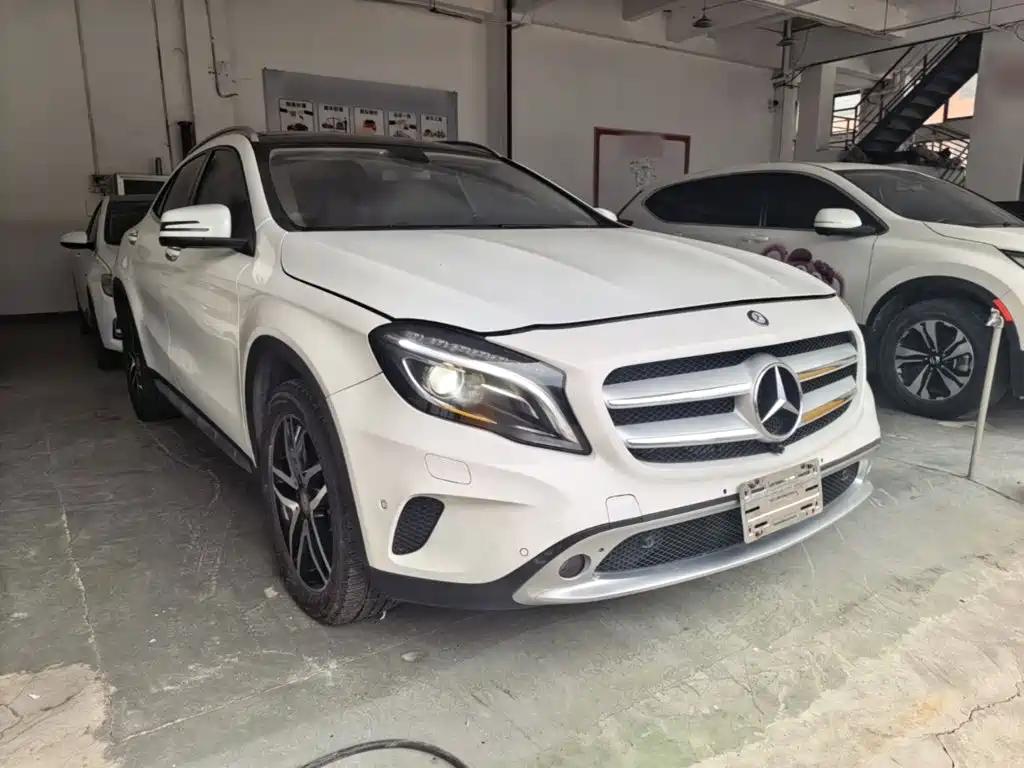 Mercedes-Benz GLA 2015