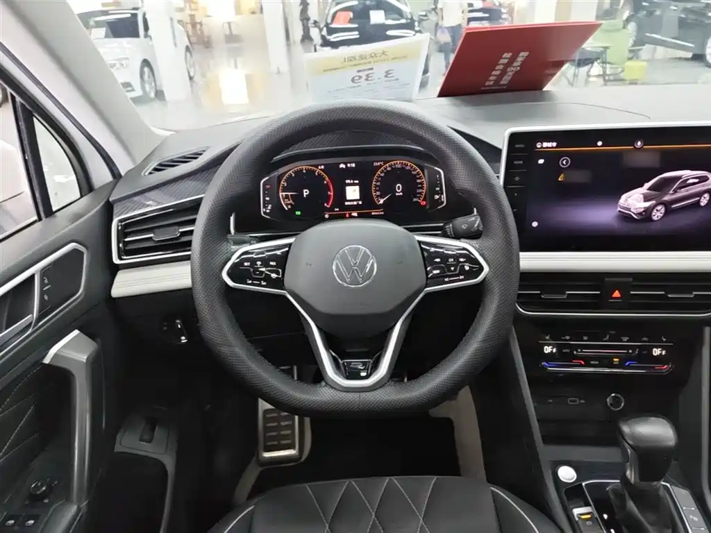 Volkswagen Tiguan L 2021 — фото 11