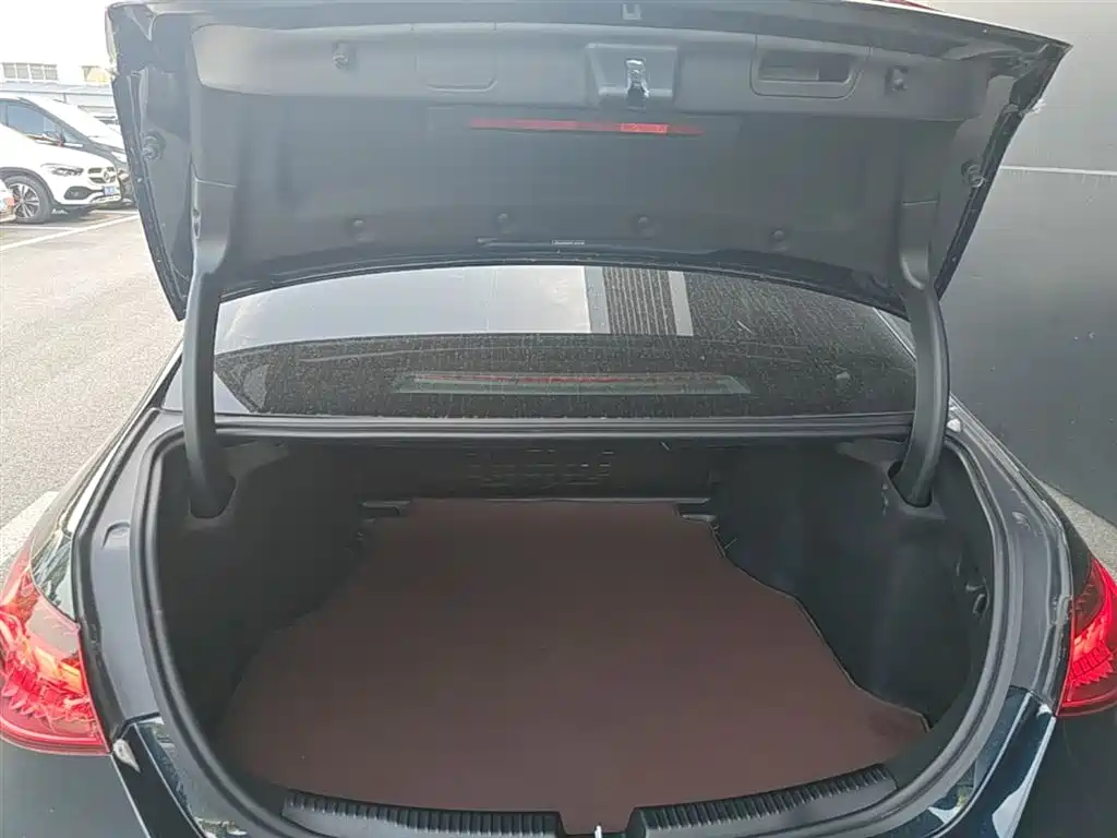 Mercedes-Benz C-Class 2023 — фото 19