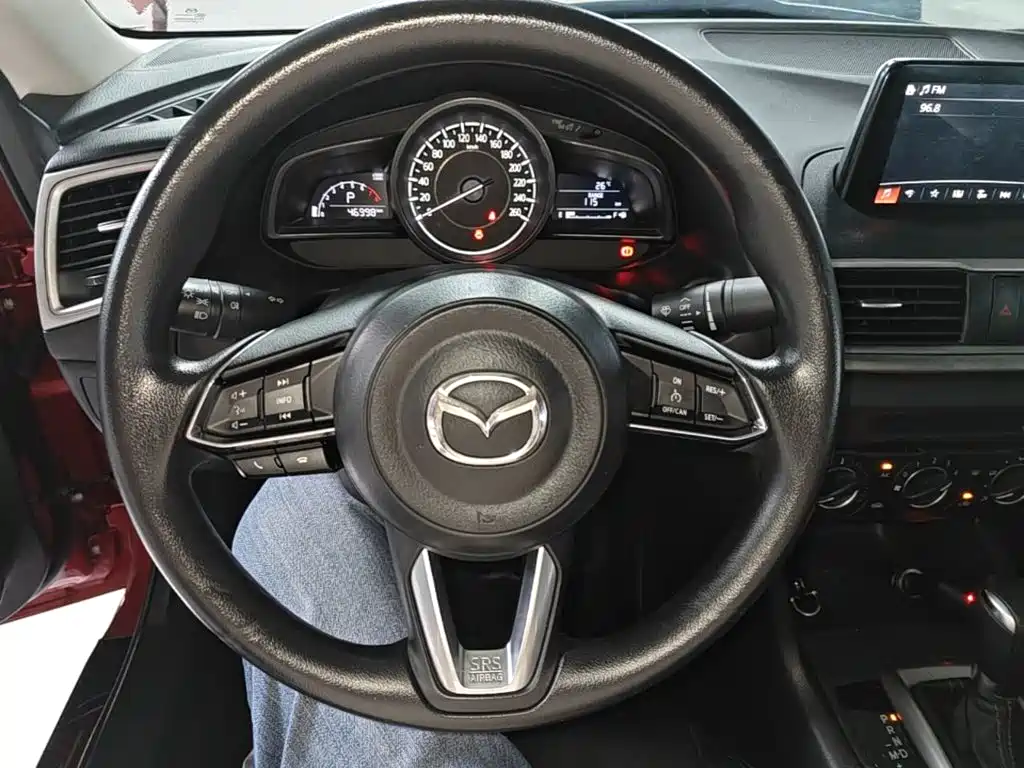 Mazda 3 Axela 2018 — фото 11