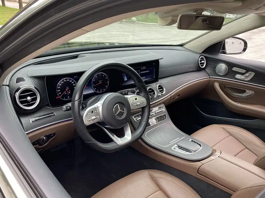 Mercedes-Benz E-Class 2020 — фото 11