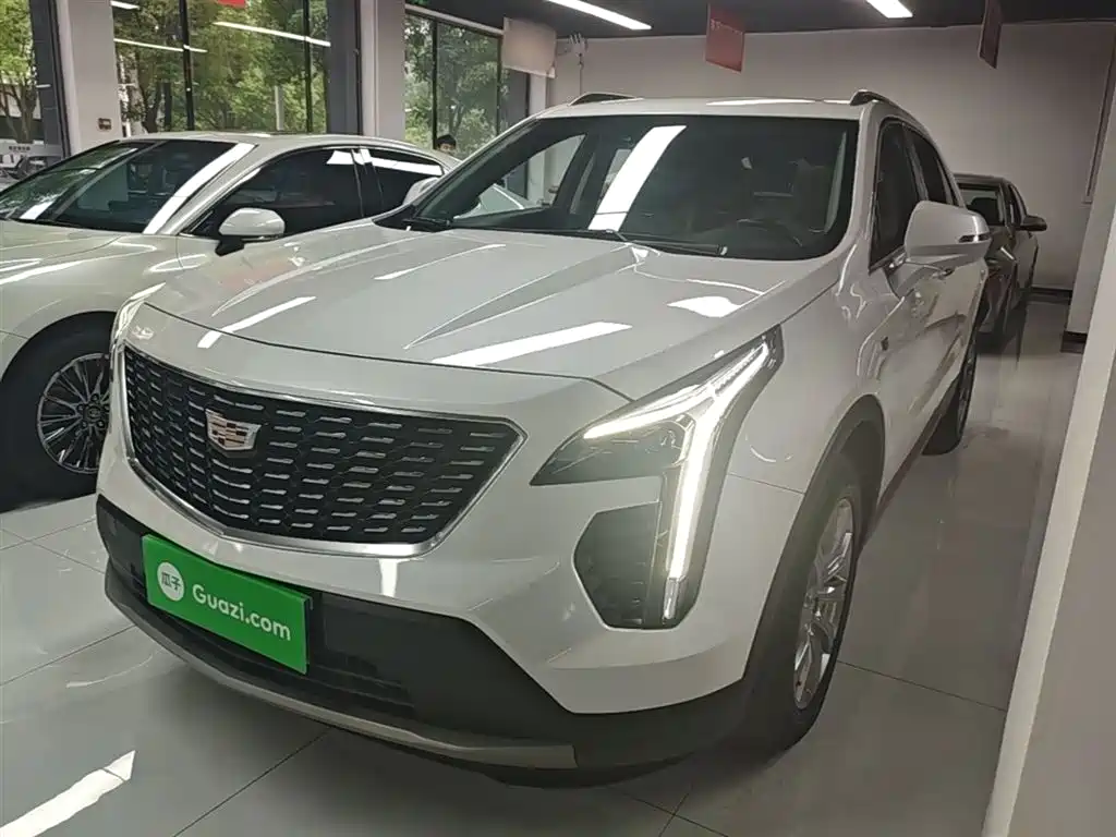 Cadillac XT4 2023 — фото 1