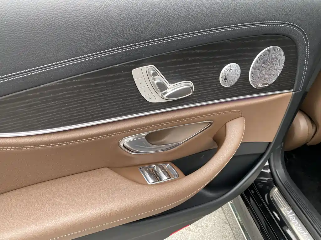 Mercedes-Benz E-Class 2020 — фото 20