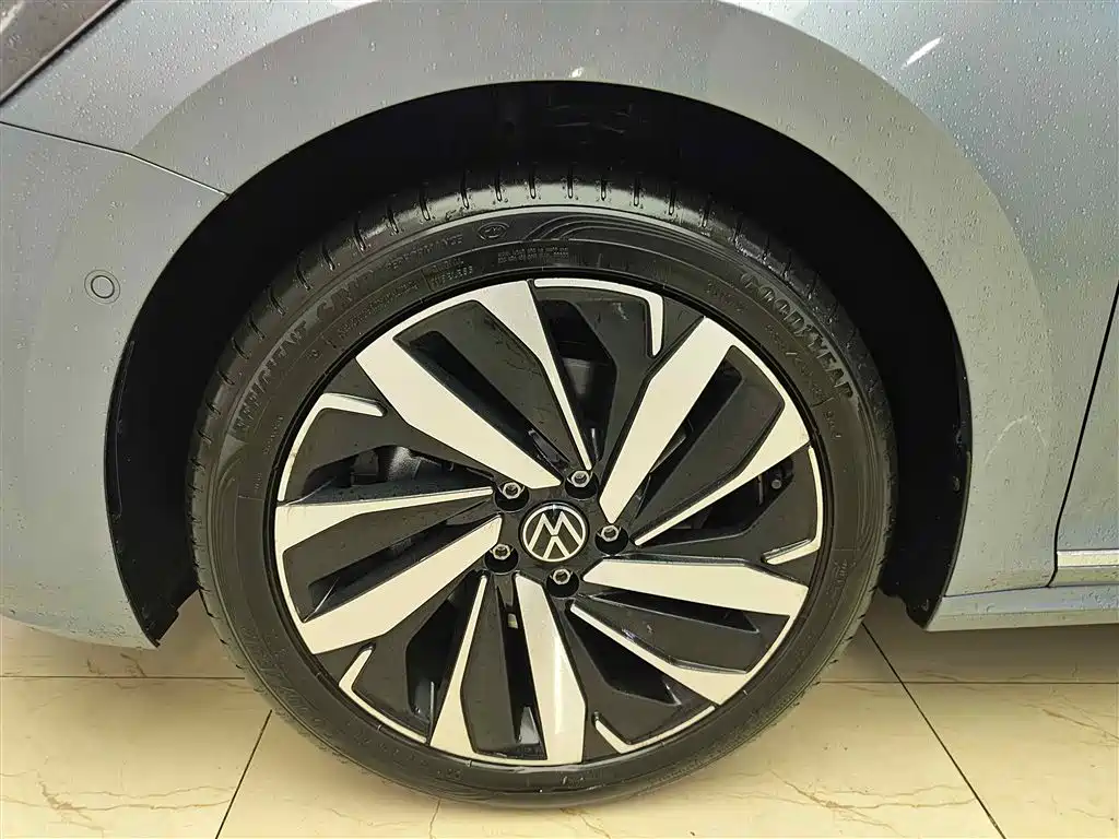 Volkswagen Passat 2023 — фото 8
