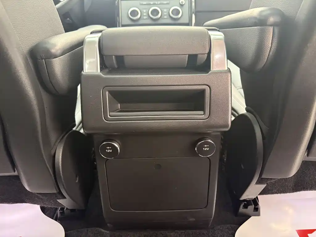Land Rover Discovery 2018 — фото 20