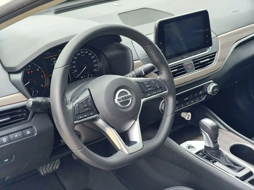 Nissan Teana 2022 — фото 12