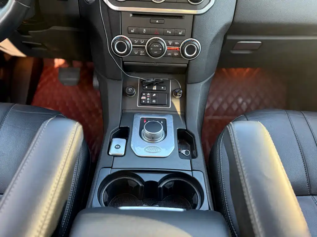 Land Rover Discovery 2015 — фото 13