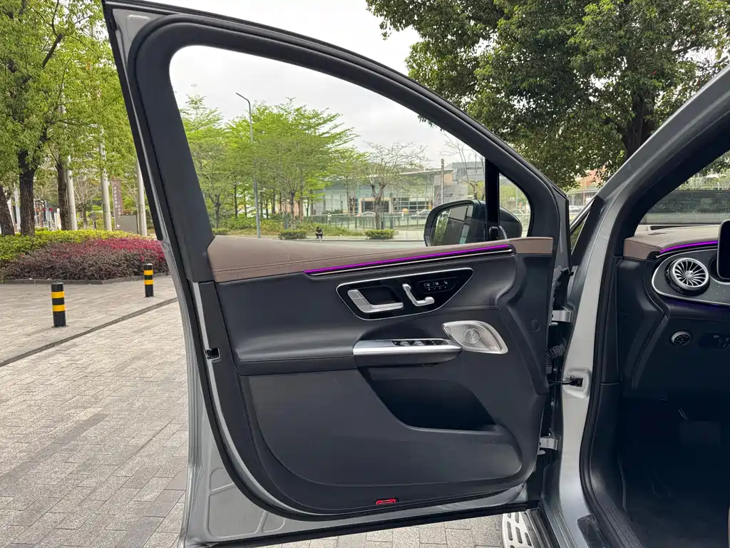 Mercedes-Benz EQE SUV 2025 — фото 11