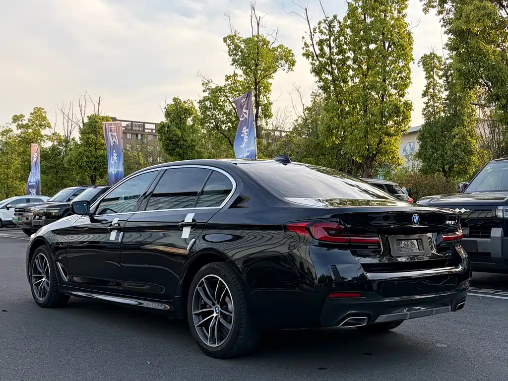 BMW 5 Series 2023 — фото 15