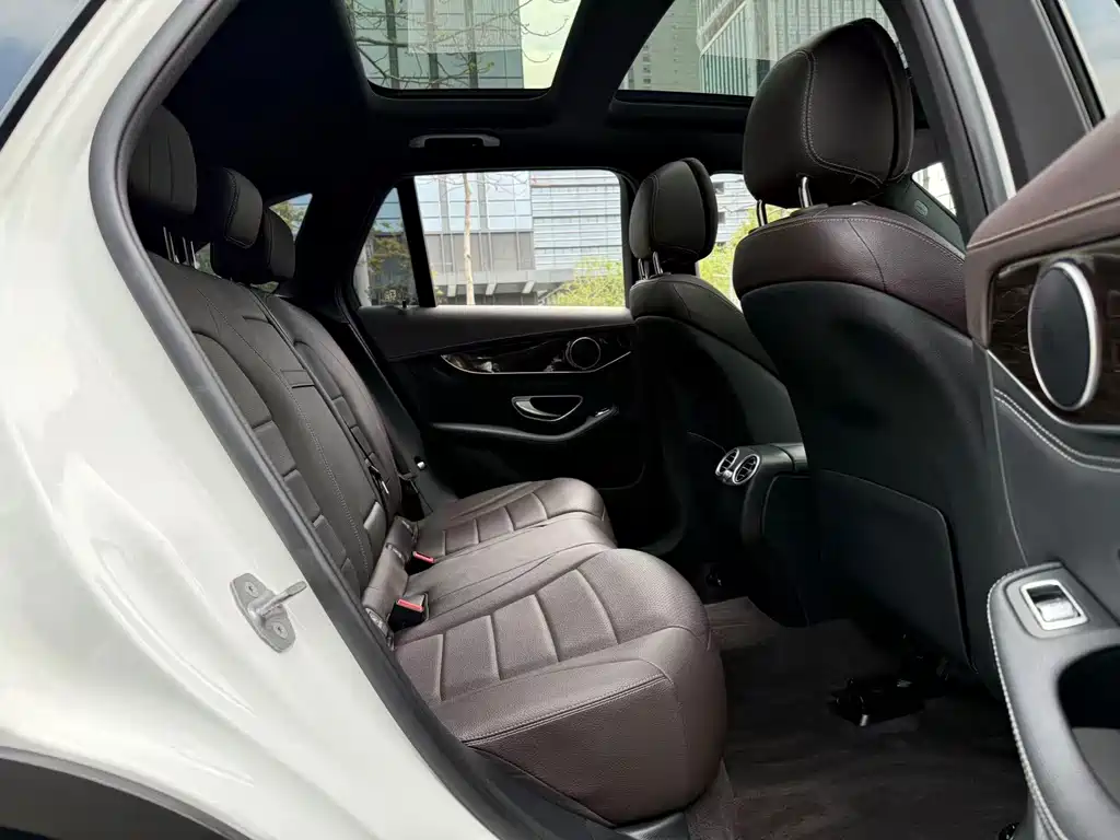 Mercedes-Benz GLC 2018 — фото 15